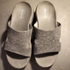 Sketchers On-The- Go 600 Stretch Knit Slide Sandal